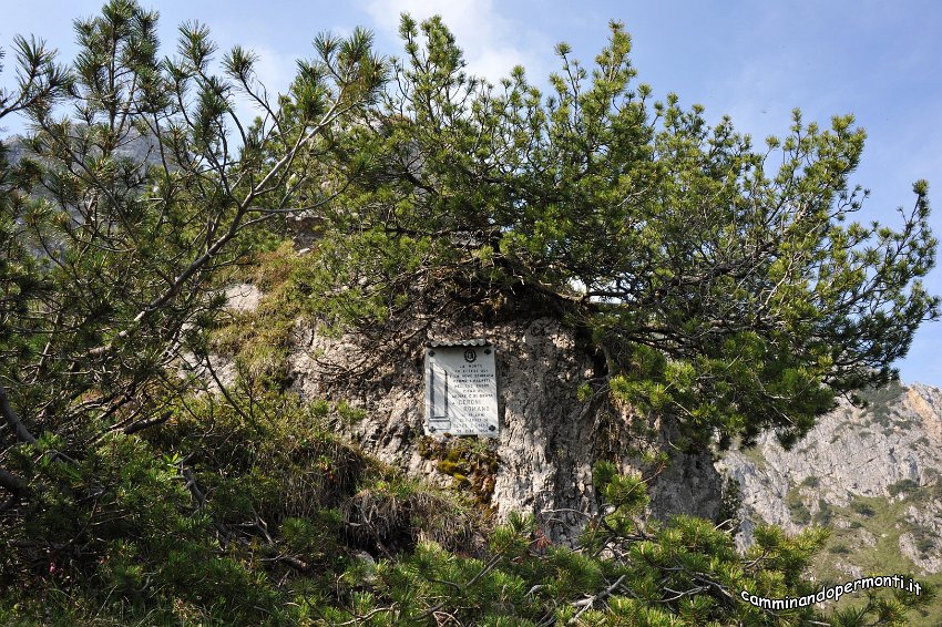 063 Sentiero dell Amicizia Monte Alben La Croce.JPG